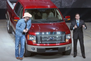 2009 Ford F150 versus Toyota Tundra