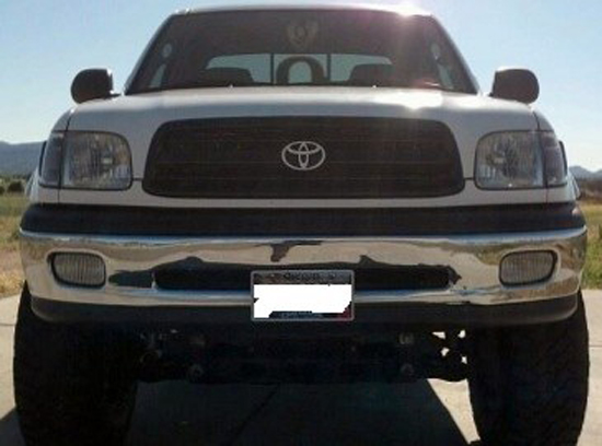 Featured Truck - Black and White Custom 2000 Toyota Tundra - Front Profile