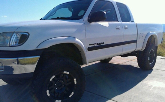 Featured Truck - Black and White Custom 2000 Toyota Tundra - Side Profile