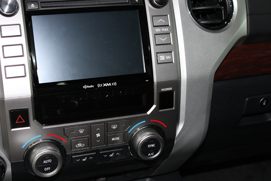2014 Toyota Tundra - LCD screen