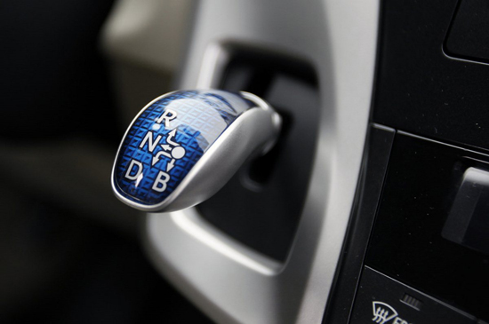 2013 Toyota Prius V Three Model - Gear Shifter