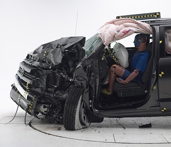 Toyota Tundra CrewMax/Double Cab Get So-So IIHS Crash Test Ratings